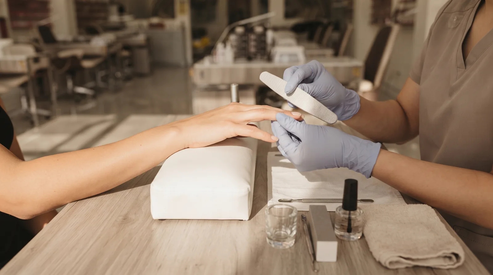 How to Find a Reliable Nail Technician You Can Trust
